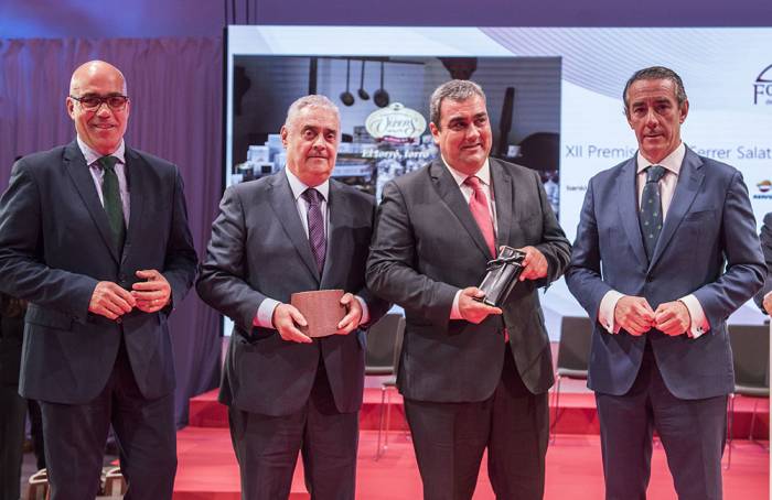 premio "compromiso social" de foment del treball para torrons vicens